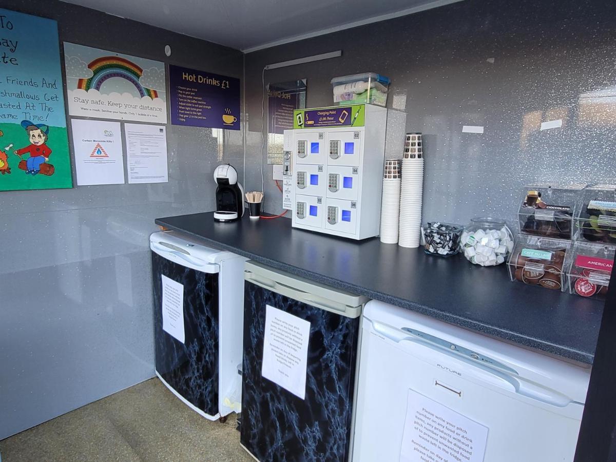 1 Glamping Tent With Kitchen & Electric On Small Family Campsite, No Bedding Supplied Narberth Kültér fotó